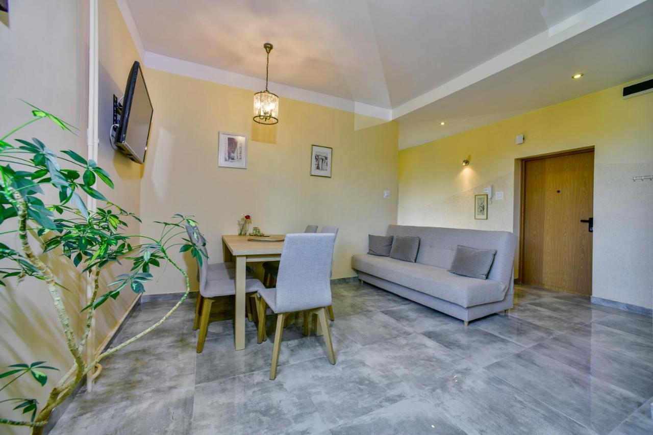 U Ewy W Kolobrzegu Podczele - 2 Sypialnie 50m2, Wifi I Darmowy Parking!